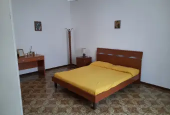 Rexer-Girifalco-Palazzo-con-due-negozi-e-due-appartamenti-CameraDaLetto