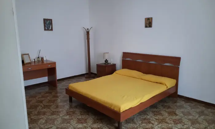 Rexer-Girifalco-Palazzo-con-due-negozi-e-due-appartamenti-CameraDaLetto