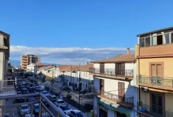 Rexer-Girifalco-Palazzo-con-due-negozi-e-due-appartamenti-Terrazzo
