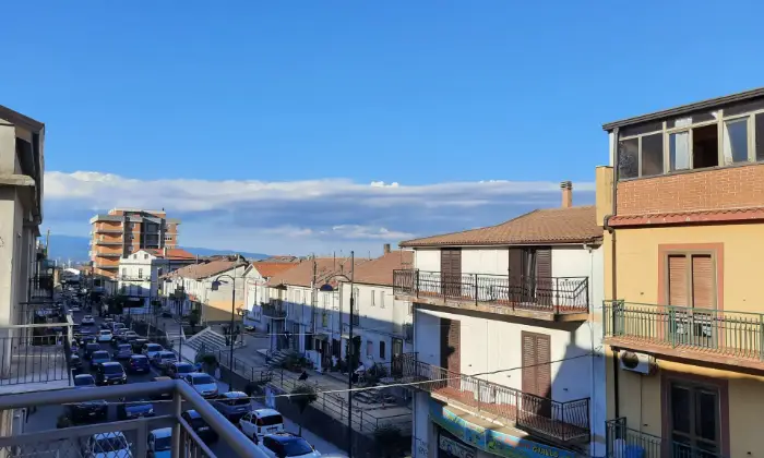 Rexer-Girifalco-Palazzo-con-due-negozi-e-due-appartamenti-Terrazzo