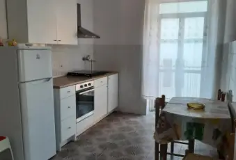 Rexer-Girifalco-Palazzo-con-due-negozi-e-due-appartamenti-Altro