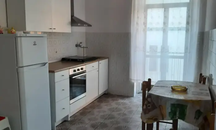 Rexer-Girifalco-Palazzo-con-due-negozi-e-due-appartamenti-Altro