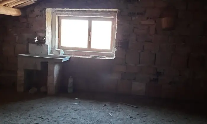 Rexer-Girifalco-Palazzo-con-due-negozi-e-due-appartamenti-Altro