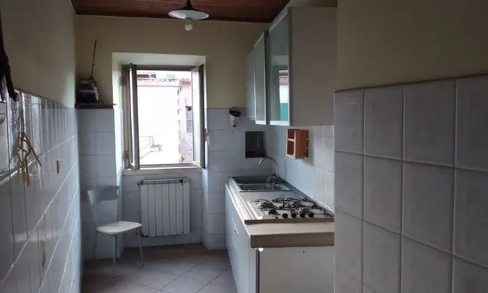 Rexer-Faleria-Trilocale-semiRistrutturato-centralissimo-Altro