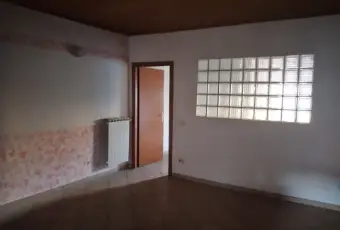 Rexer-Faleria-Trilocale-semiRistrutturato-centralissimo-Altro