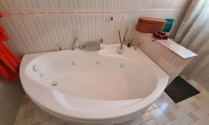 Rexer-Caltagirone-Vendesi-appartamento-a-Caltagirone-Bagno