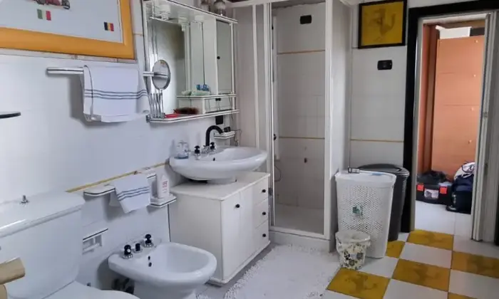 Rexer-Caltagirone-Vendesi-appartamento-a-Caltagirone-Bagno