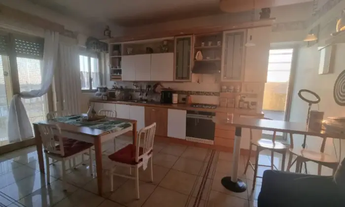 Rexer-Caltagirone-Vendesi-appartamento-a-Caltagirone-Cucina