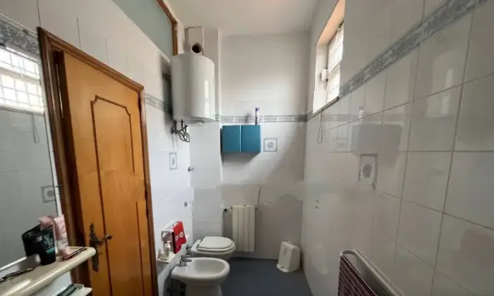 Rexer-Niscemi-Intero-stabile-in-vendita-nel-centro-storico-di-Niscemi-CL-Bagno