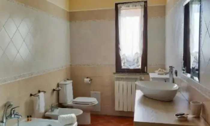 Rexer-Porto-Torres-L-annuncio-rivolto-a-trasfertisti-e-ditte-Bagno