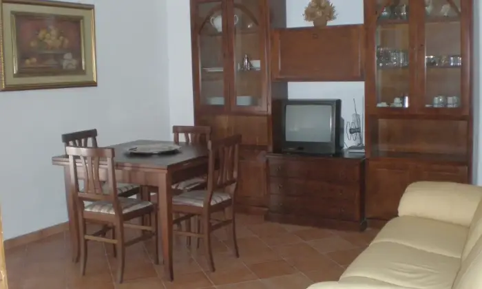 Rexer-Colletorto-Casa-indipendente-ammobiliata-su-due-livelli-con-garage-e-appartamento-Salone