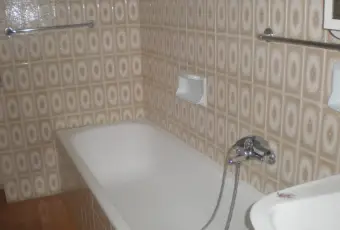 Rexer-Colletorto-Casa-indipendente-ammobiliata-su-due-livelli-con-garage-e-appartamento-Bagno