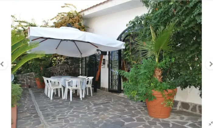 Rexer-Itri-Villa-panoramica-piscina-privata-giardino-zona-barbecue-forno-pizze-uliveto-ingresso