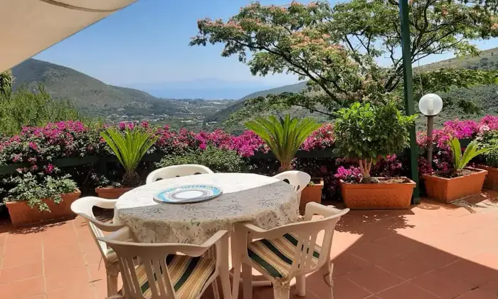 Rexer-Itri-Villa-panoramica-piscina-privata-giardino-zona-barbecue-forno-pizze-uliveto-Terrazzo