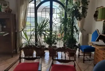 Rexer-Itri-Villa-panoramica-piscina-privata-giardino-zona-barbecue-forno-pizze-uliveto-SALONE