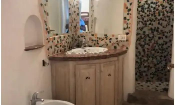 Rexer-Arzachena-Trilocale-in-vendita-in-via-Casi-Bianchi-ad-Arzachena-Bagno