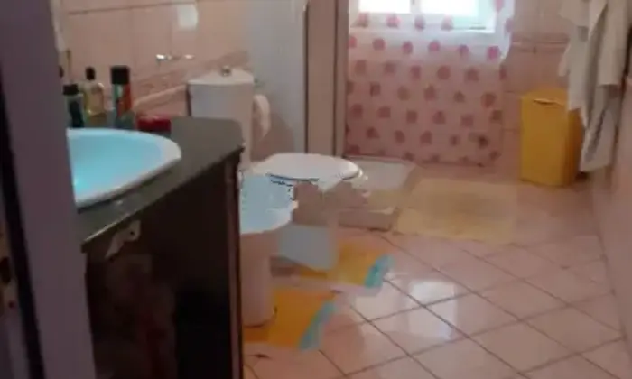 Rexer-Francofonte-Quadrilocale-in-vendita-in-via-Carlo-Cattaneo-a-Francofonte-Bagno