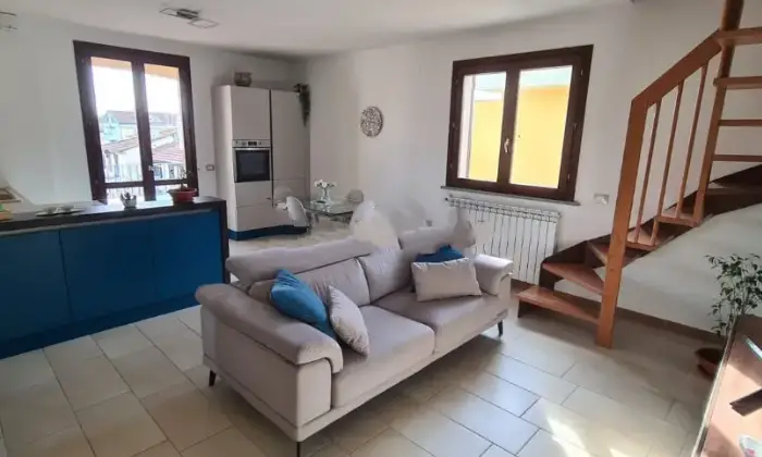 Rexer-Castelfranco-di-Sotto-Appartamento-su-due-piani-in-vendita-in-via-Ettore-Bugatti-Altro