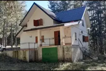 Rexer-Spezzano-della-Sila-Vendesi-villa-adiacente-al-parco-Nazionale-della-Sila-Garage