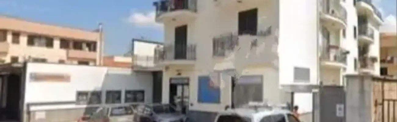 Rexer-Casapulla-Palazzo-Ristrutturato-in-Vendita-Garage
