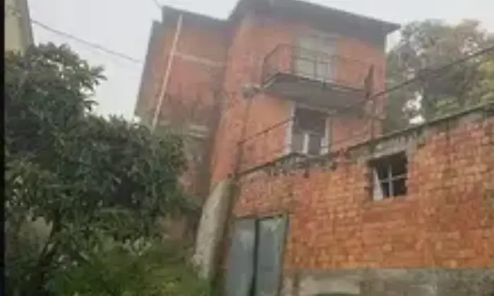 Rexer-ALTA-VAL-TIDONE-ALLO-STATO-RUSTICO-CASA-DA-COMPLETARE-E-RISTRUTTURARE-con-giardino-e-garage-a-CAMINATA-fraz-di-ALTA-VAL-TIDONE-PC-ALTRO