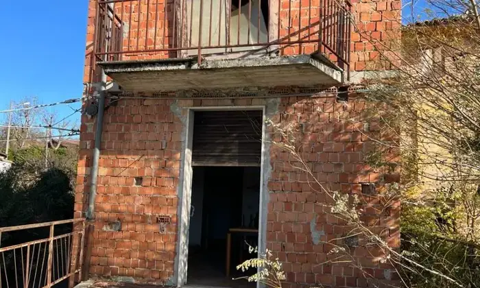 Rexer-Ca-Nova-ALLO-STATO-RUSTICO-CASA-DA-COMPLETARE-E-RISTRUTTURARE-con-giardino-e-garage-a-CAMINATA-fraz-di-ALTA-VAL-TIDONE-PC-Esterno