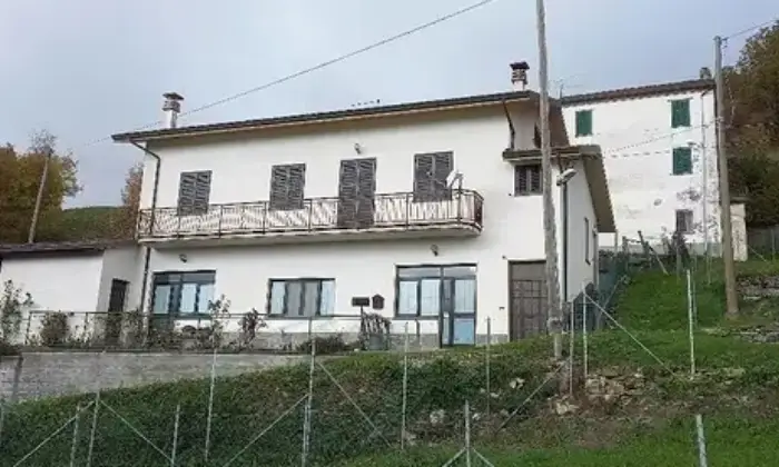Rexer-Bedonia-In-vendita-immobile-composto-da-appartamento-Ristorante-Giardino