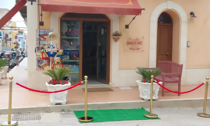 Rexer-Lampedusa-e-Linosa-Bel-locale-commerciale-Altro