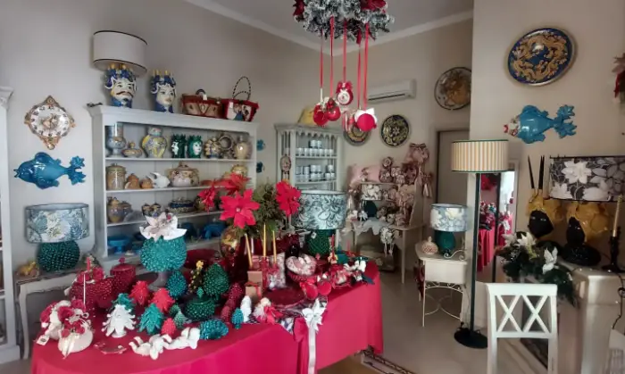 Rexer-Lampedusa-e-Linosa-Bel-locale-commerciale-Salone
