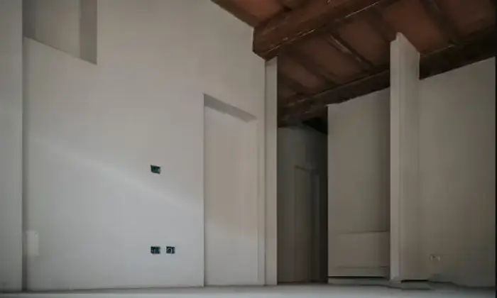 Rexer-Montevarchi-Terratetto-completamente-ristrutturato-Salone