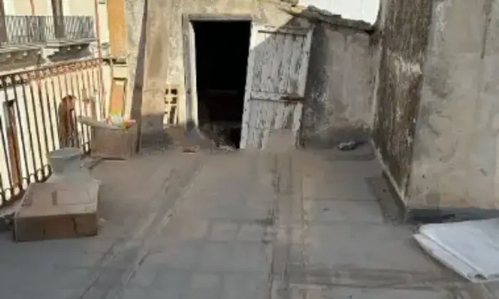 Rexer-Pachino-Casa-indipendente-in-vendita-in-via-Michelangelo-Buonarroti-Garage