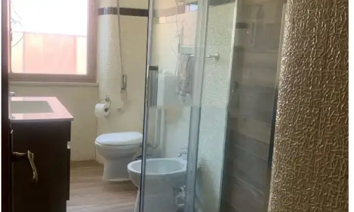 Rexer-Adrano-Vendesi-appartamento-in-Madonna-delle-Grazie-a-Adrano-Bagno