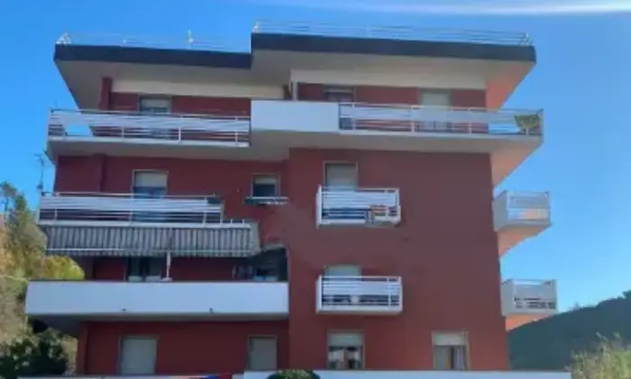 Rexer-Aulla-Quadrilocale-in-vendita-in-piazza-Ferruccio-Parri-Giardino