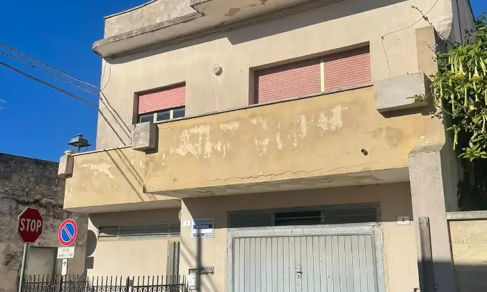 Rexer-Salve-Casa-indipendente-su-due-piani-a-Salve-Altro