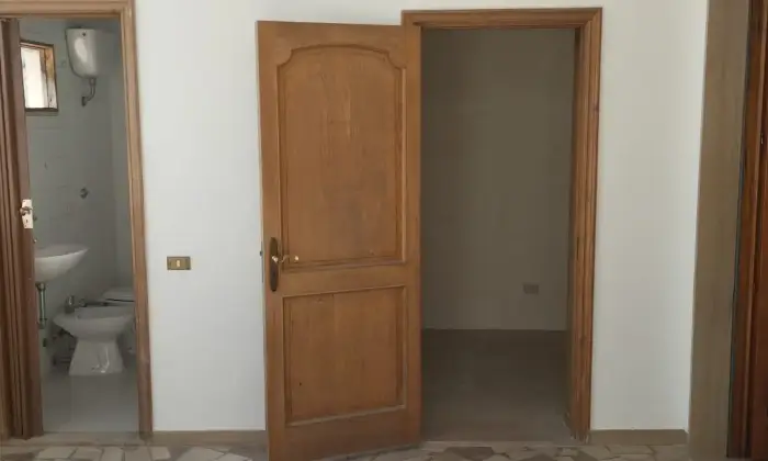 Rexer-Castri-di-Lecce-Appartamento-al-piano-a-Castri-di-Lecce-LE-PARZIALMENTE-RISTRUTTURATO-Altro