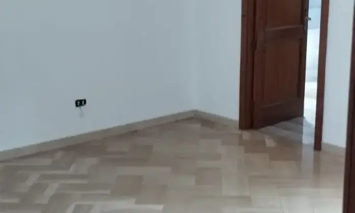 Rexer-Castri-di-Lecce-Appartamento-al-piano-a-Castri-di-Lecce-LE-PARZIALMENTE-RISTRUTTURATO-Altro