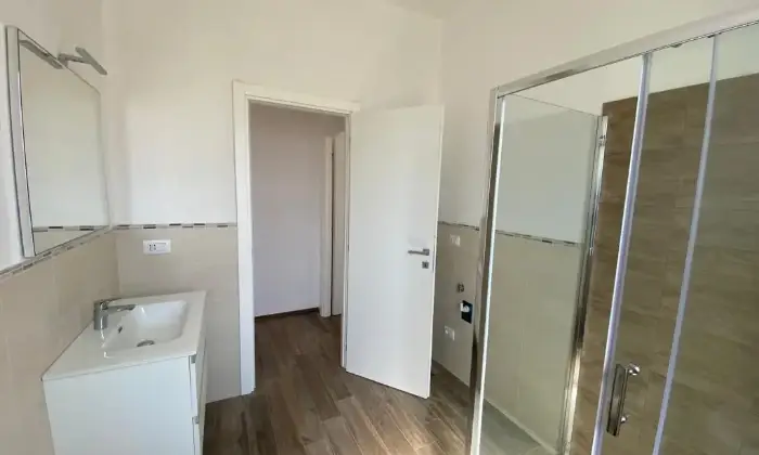 Rexer-La-Spezia-LUMINOSISSIMO-VANI-NUOVO-Bagno