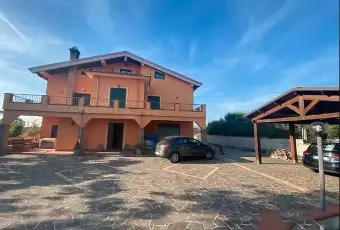 Rexer-Rocca-dEvandro-CasaVilla-Rocca-DEvandro-Garage