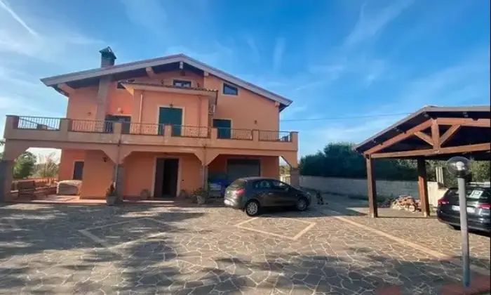 Rexer-Rocca-dEvandro-CasaVilla-Rocca-DEvandro-Garage
