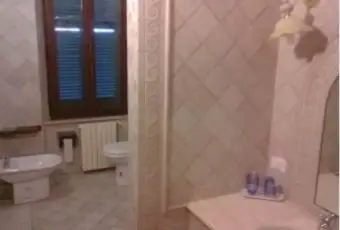 Rexer-Piombino-Due-vani-e-mezzo-con-veranda-in-CENTRO-STORICOPIOMBINOLI-Bagno