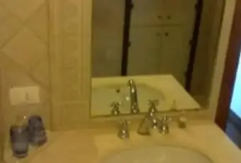 Rexer-Piombino-Due-vani-e-mezzo-con-veranda-in-CENTRO-STORICOPIOMBINOLI-Bagno