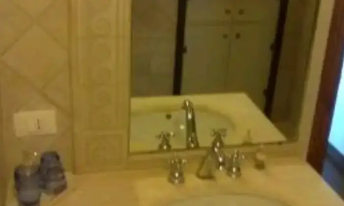 Rexer-Piombino-Due-vani-e-mezzo-con-veranda-in-CENTRO-STORICOPIOMBINOLI-Bagno