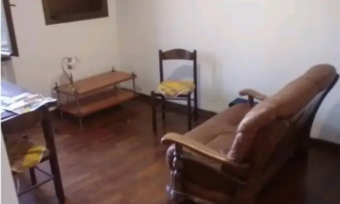 Rexer-Piombino-Due-vani-e-mezzo-con-veranda-in-CENTRO-STORICOPIOMBINOLI-Salone
