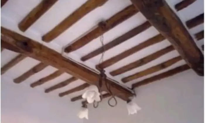 Rexer-Piombino-Due-vani-e-mezzo-con-veranda-in-CENTRO-STORICOPIOMBINOLI-CameraDaLetto