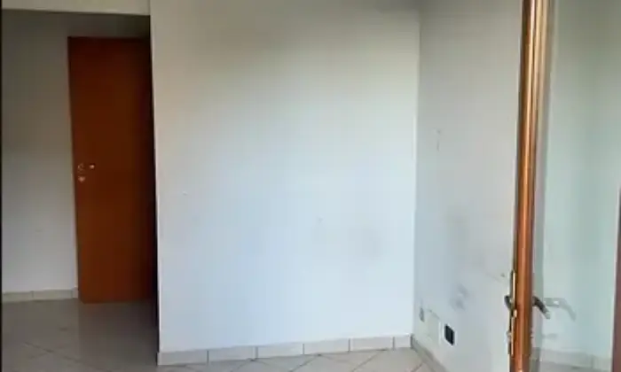 Rexer-Giulianova-Vendesi-studio-con-spazio-esterno-ad-uso-esclusivo-Altro