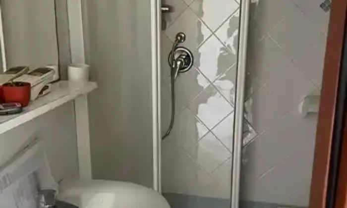 Rexer-Giulianova-Vendesi-studio-con-spazio-esterno-ad-uso-esclusivo-Bagno