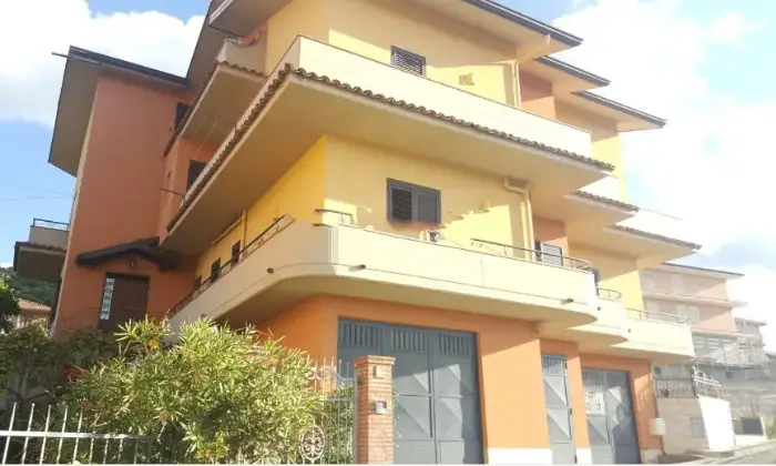 Rexer-Maletto-Appartamento-in-vendita-in-via-Enrico-Berlinguer-Giardino