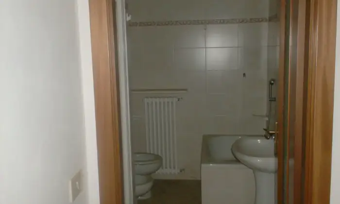Rexer-Pizzale-TERRATETTO-IN-VENDITA-CENTRO-PAESE-A-PIZZALE-PV-Bagno