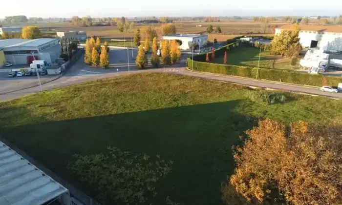 Rexer-Rivarolo-Mantovano-Terreno-edificabile-con-progetto-approvato-Giardino