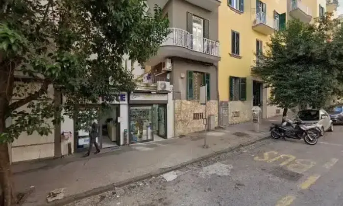 Rexer-Napoli-Locale-Commerciale-mq-via-giotto-anglo-medaglie-doro-Garage